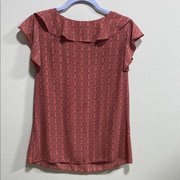 Worthington Deep Coral Ruffle Flutter Sleeve Blouse Small Medallion Print‎ - Picture 4 of 9